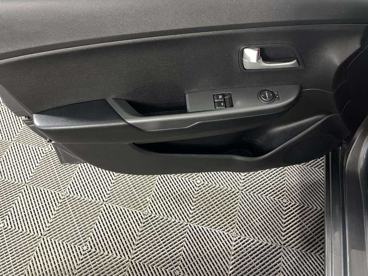 Купить Kia Rio с пробегом. Фото: #7