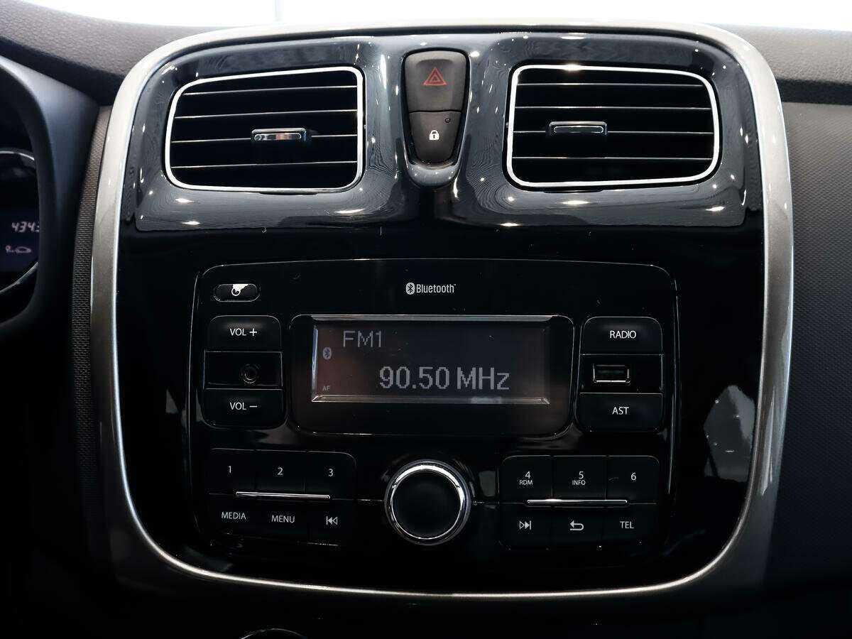 Купить Renault Sandero с пробегом. Фото: #12