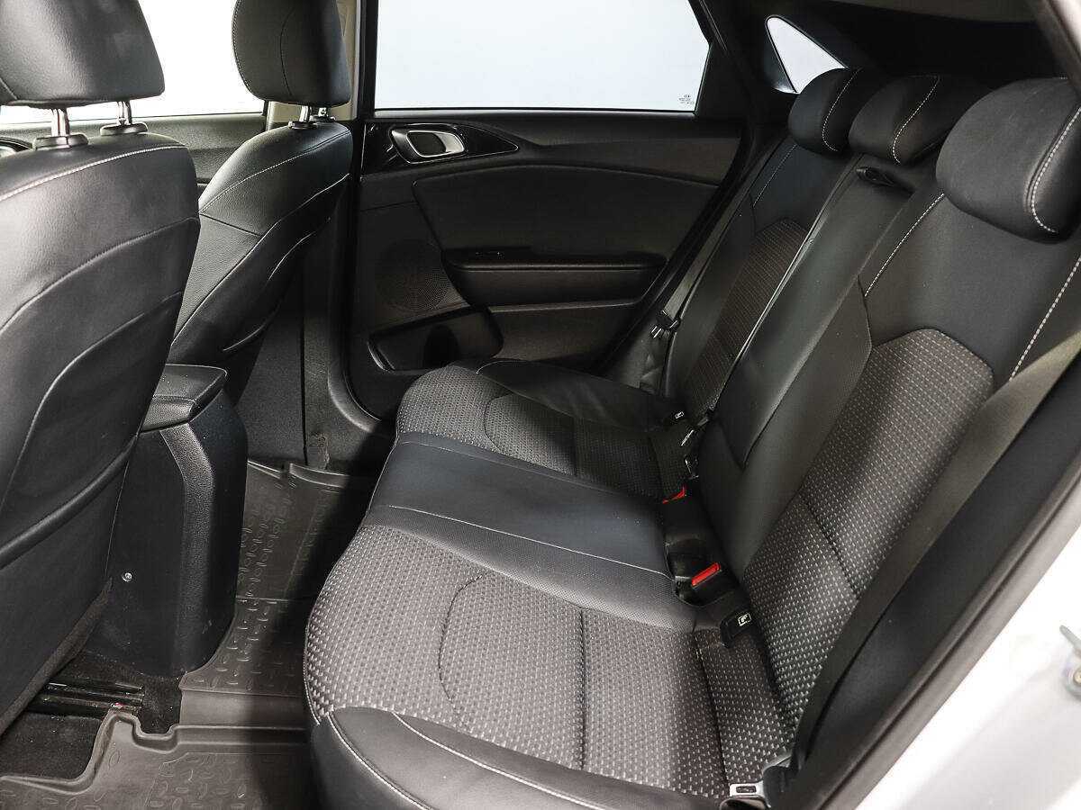 Купить Kia Ceed с пробегом. Фото: #9
