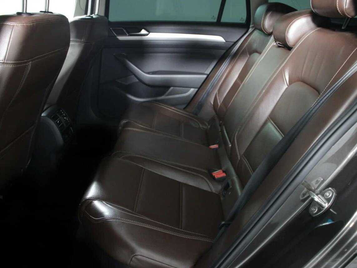 Купить Volkswagen Passat с пробегом. Фото: #9