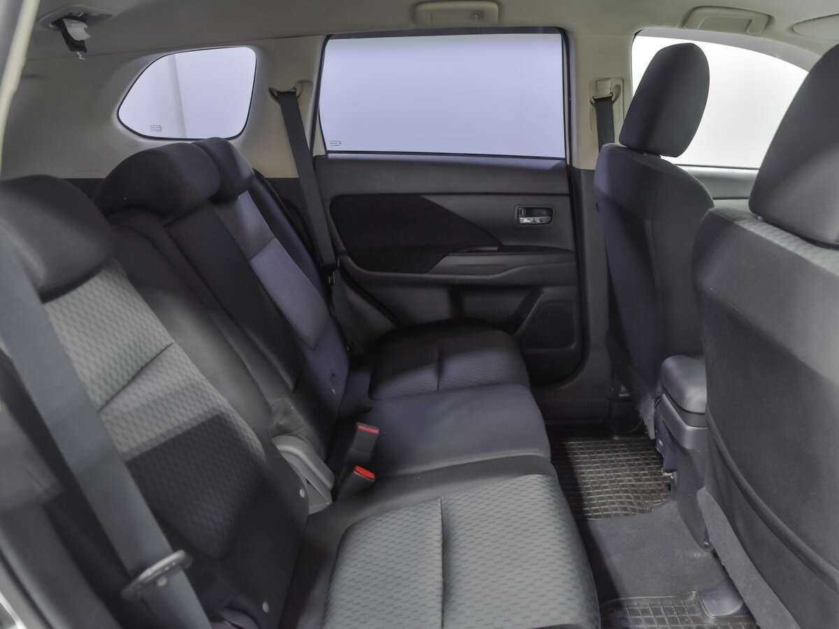 Купить Mitsubishi Outlander с пробегом. Фото: #12