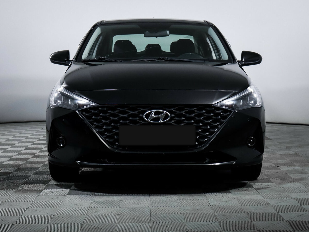 Купить Hyundai Solaris с пробегом. Фото: #1