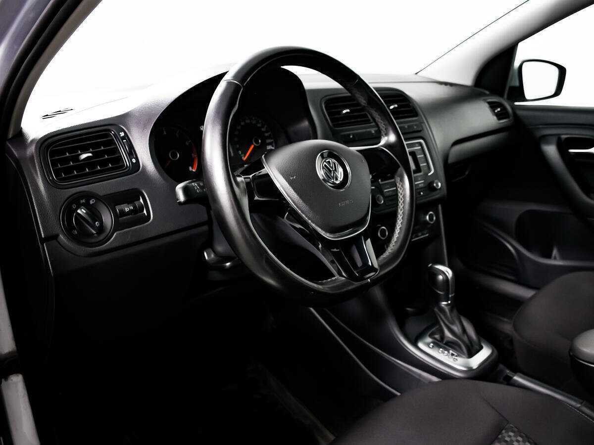 Купить Volkswagen Polo с пробегом. Фото: #12