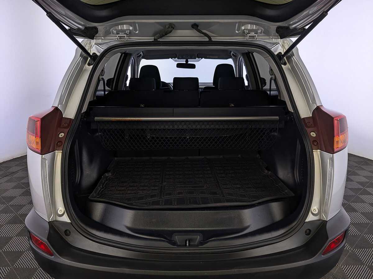Купить Toyota RAV4 с пробегом. Фото: #9