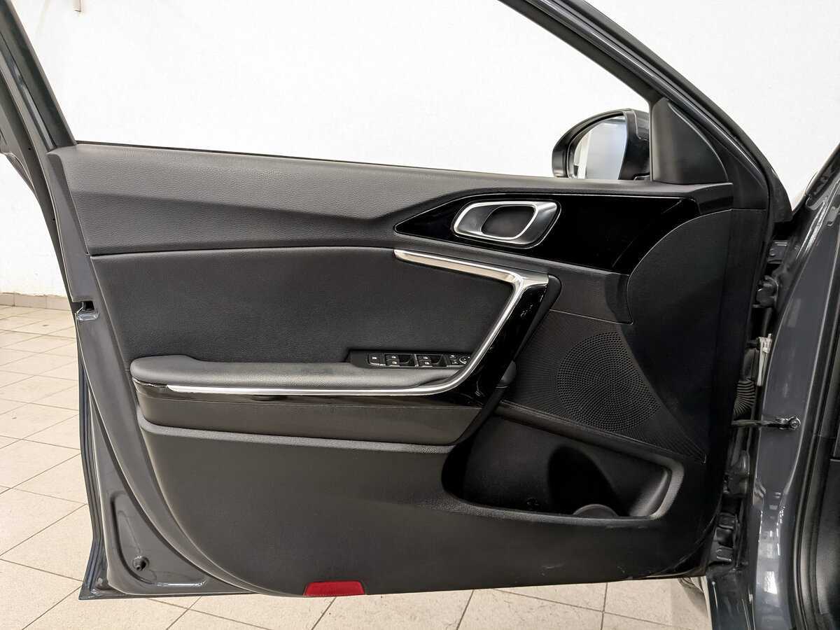 Купить Kia Ceed с пробегом. Фото: #16