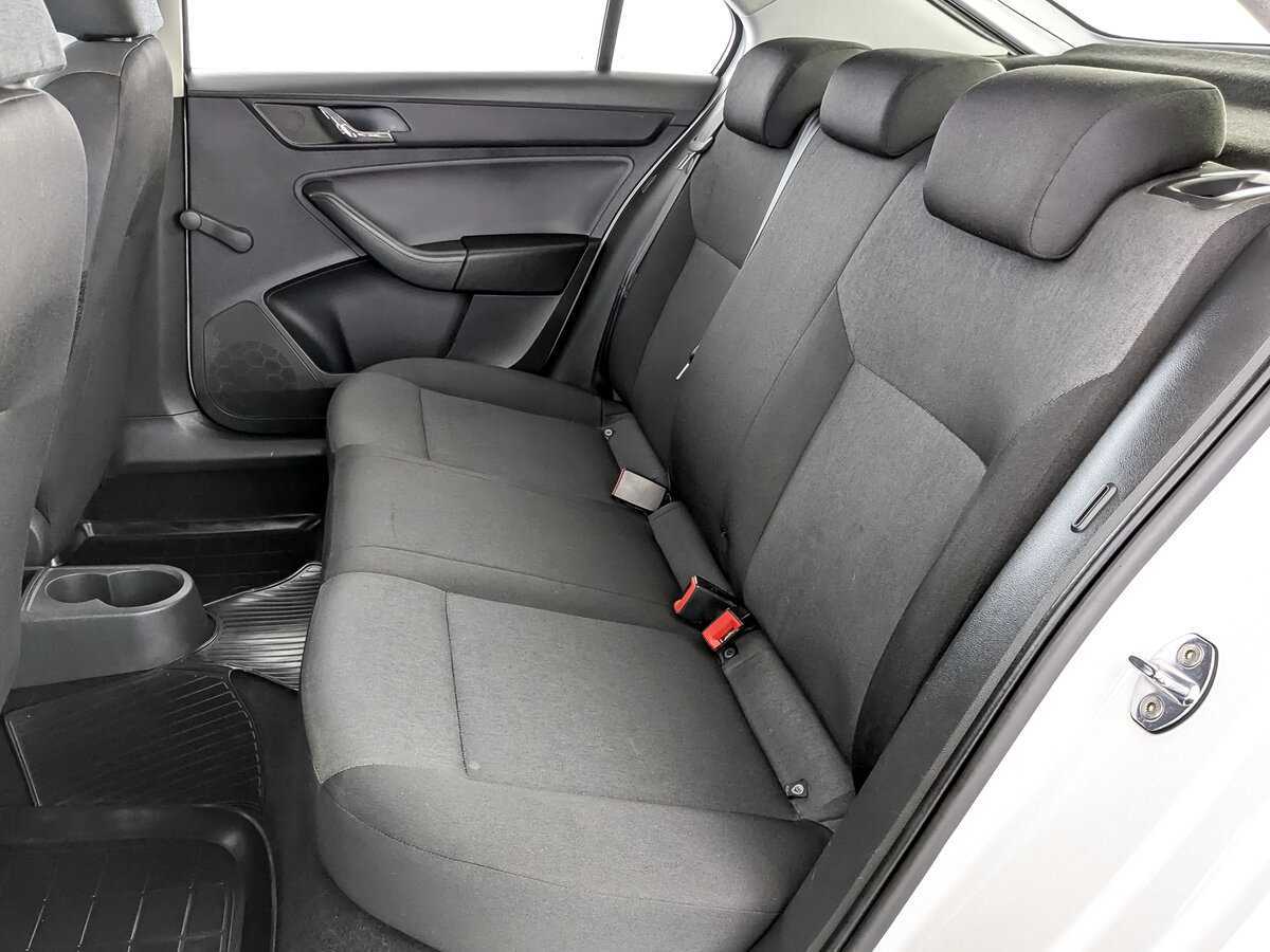 Купить Skoda Rapid с пробегом. Фото: #11