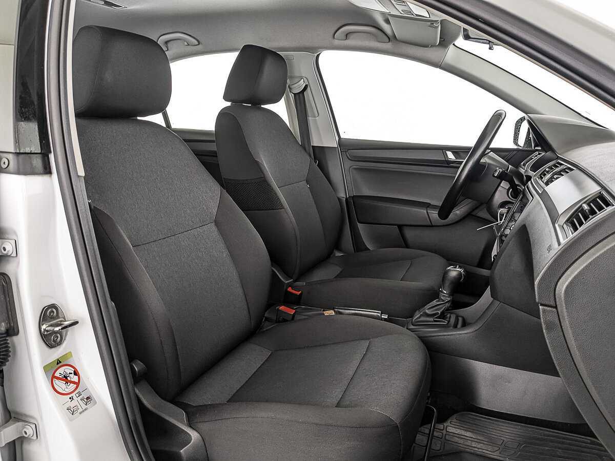 Купить Skoda Rapid с пробегом. Фото: #20