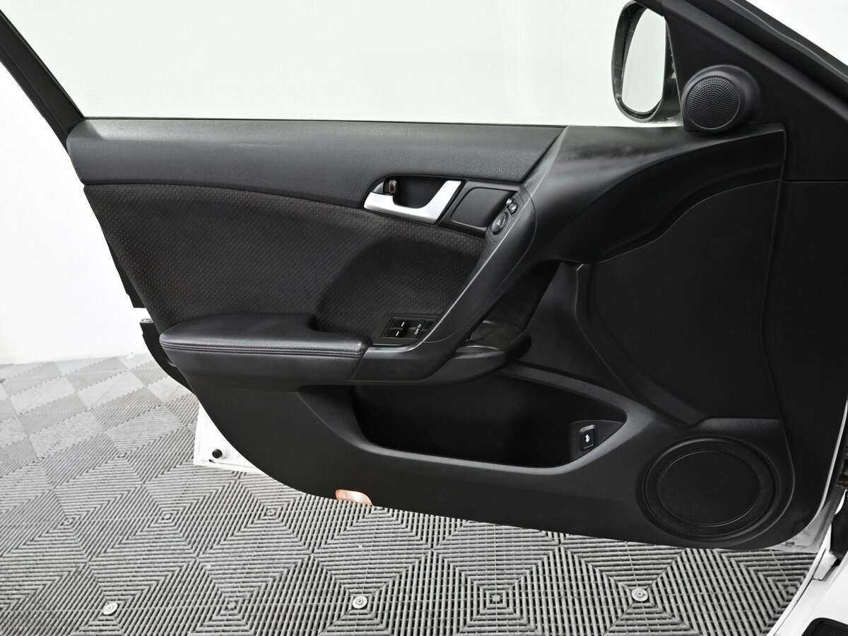 Купить Honda Accord с пробегом. Фото: #8