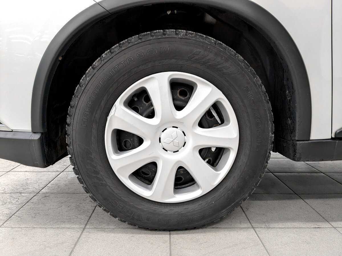 Купить Mitsubishi Outlander с пробегом. Фото: #17
