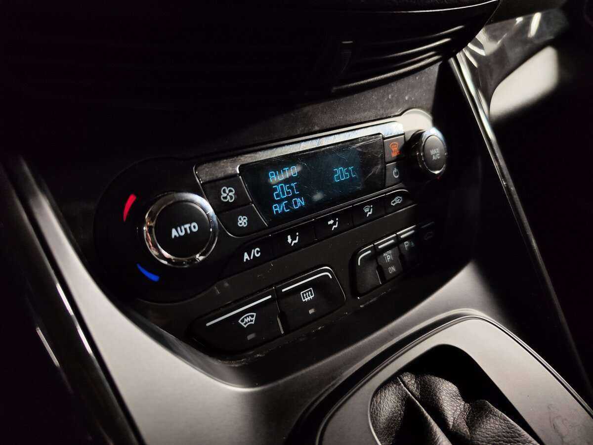 Купить Ford Kuga с пробегом. Фото: #16