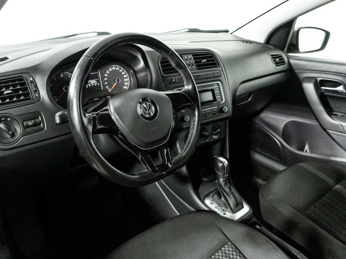 Купить Volkswagen Polo с пробегом. Фото: #10