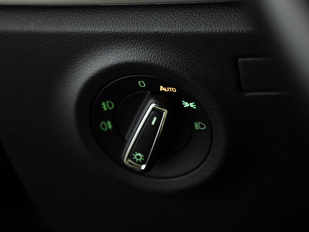 Купить Skoda Rapid с пробегом. Фото: #13