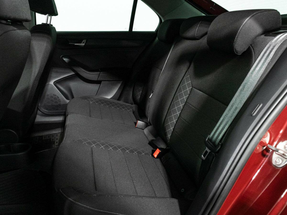 Купить Skoda Rapid с пробегом. Фото: #9