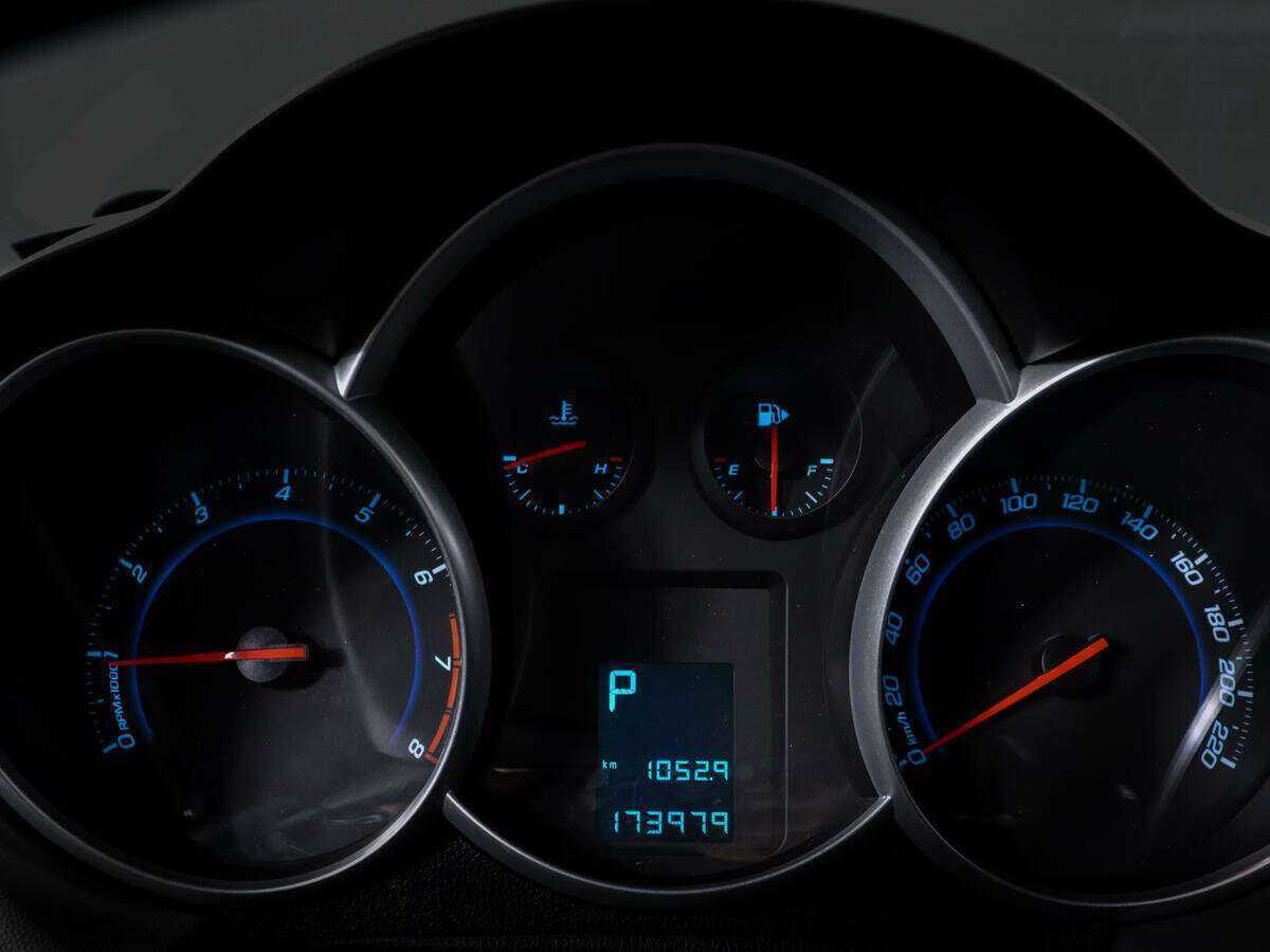 Купить Chevrolet Cruze с пробегом. Фото: #10