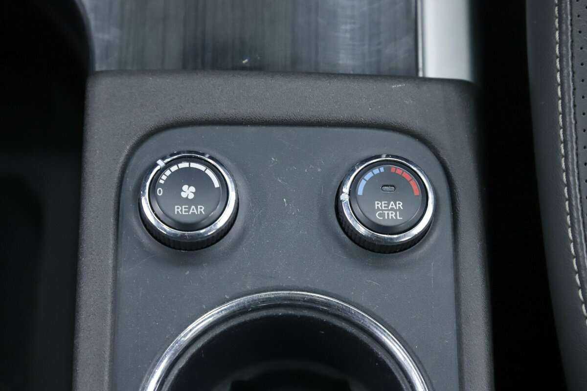 Купить Nissan Pathfinder с пробегом. Фото: #16