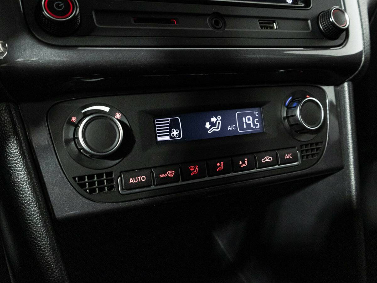 Купить Volkswagen Polo с пробегом. Фото: #14