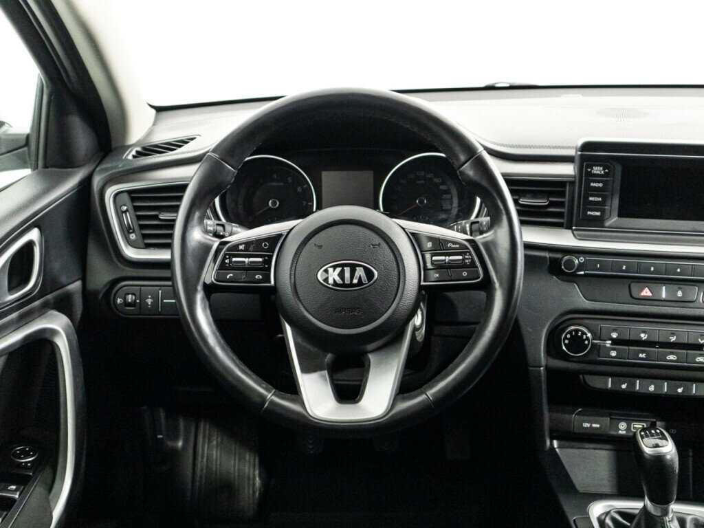 Купить Kia Ceed с пробегом. Фото: #17