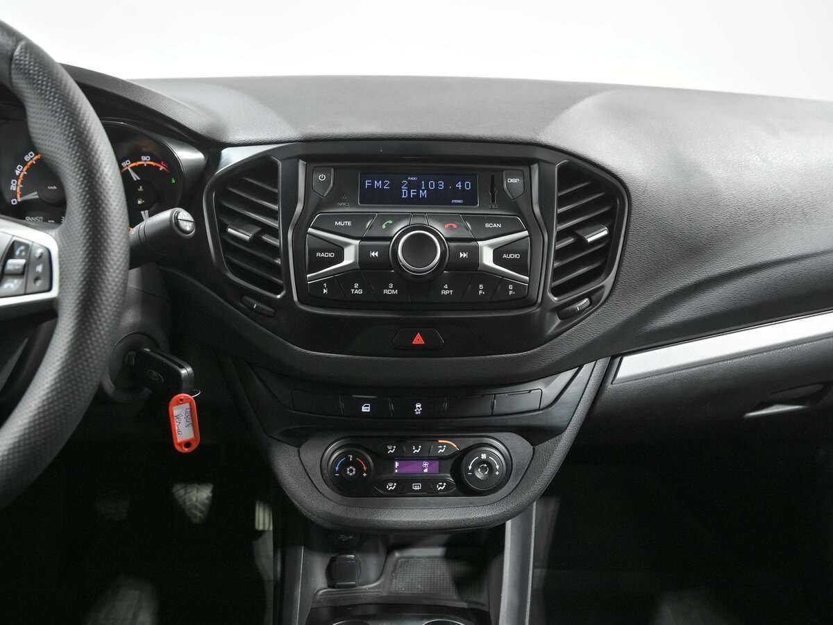 Купить Lada (ВАЗ) Vesta с пробегом. Фото: #8