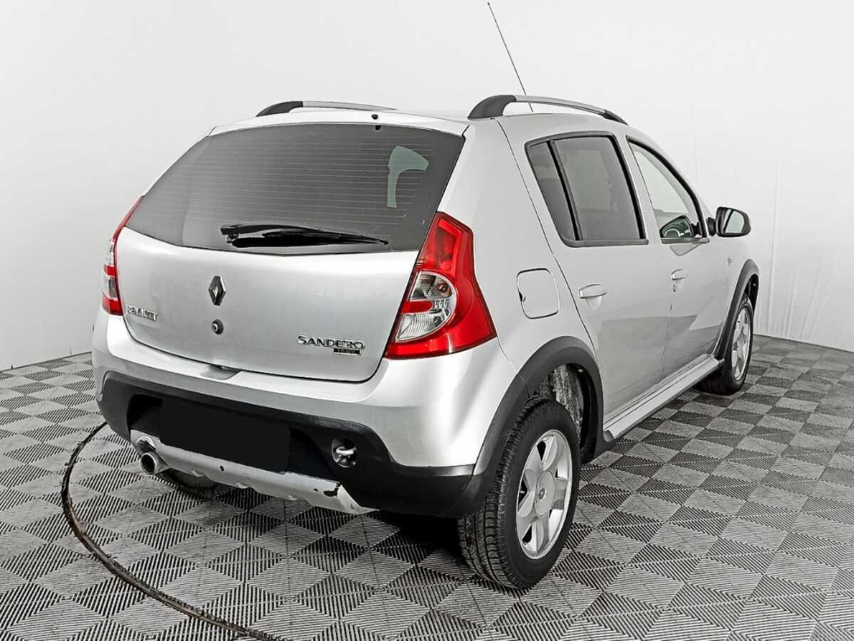 Купить Renault Sandero с пробегом. Фото: #4