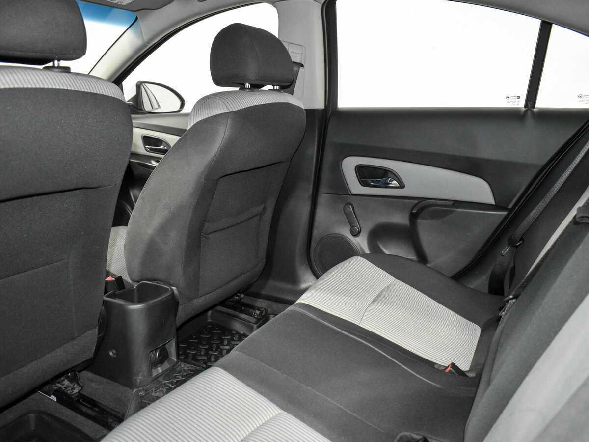 Купить Chevrolet Cruze с пробегом. Фото: #11