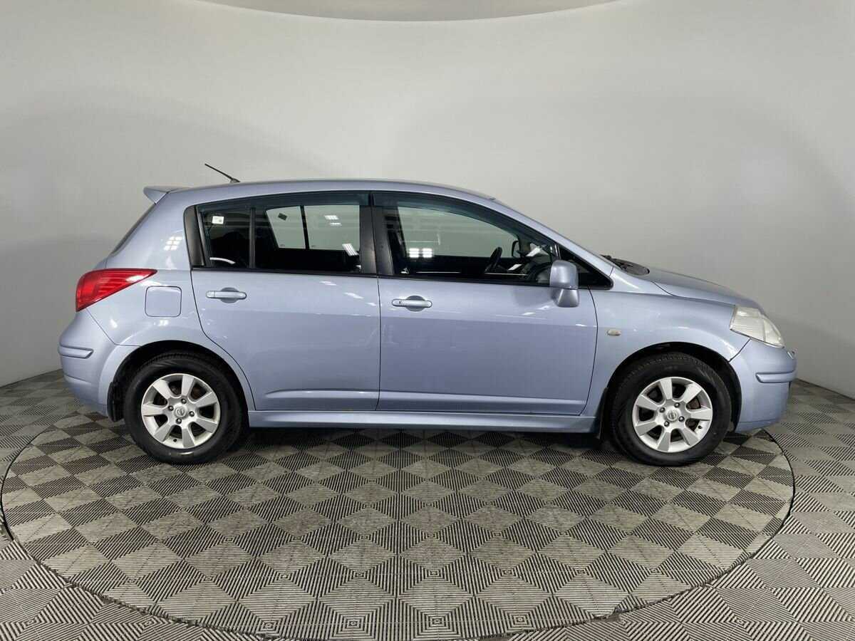 Купить Nissan Tiida с пробегом. Фото: #3