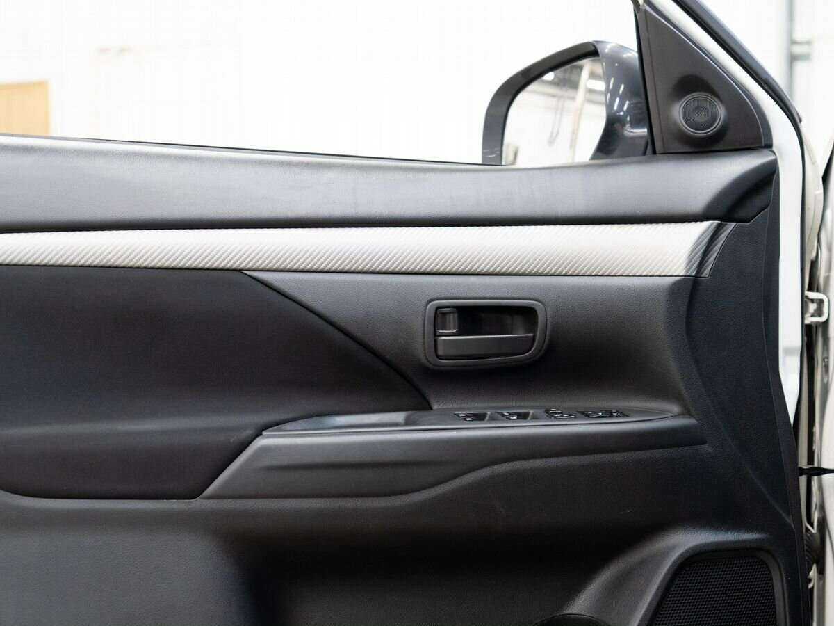 Купить Mitsubishi Outlander с пробегом. Фото: #16