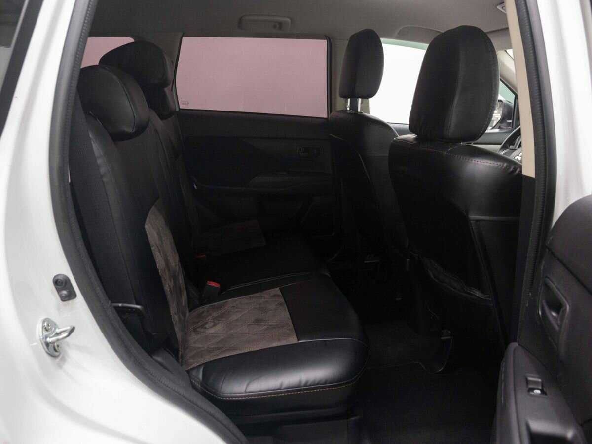 Купить Mitsubishi Outlander с пробегом. Фото: #11