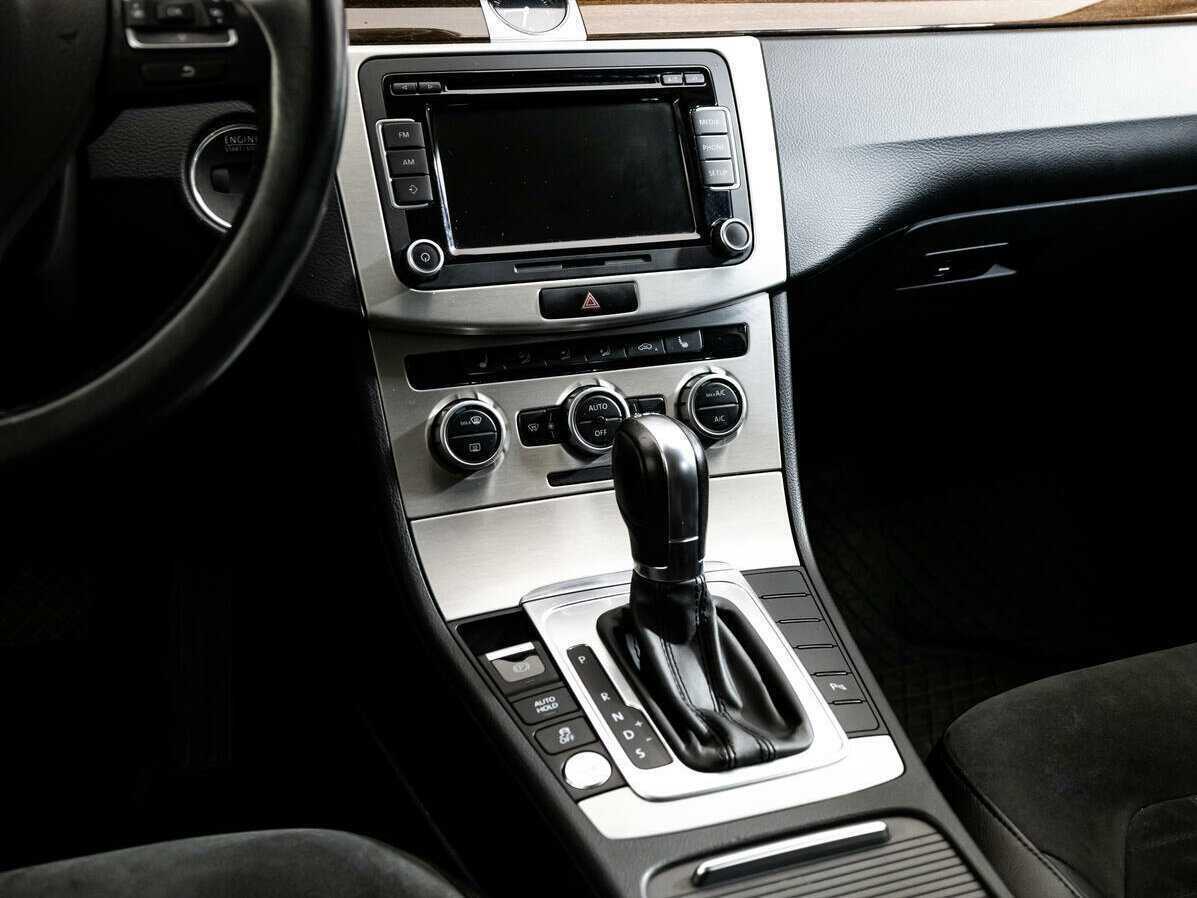Купить Volkswagen Passat с пробегом. Фото: #9
