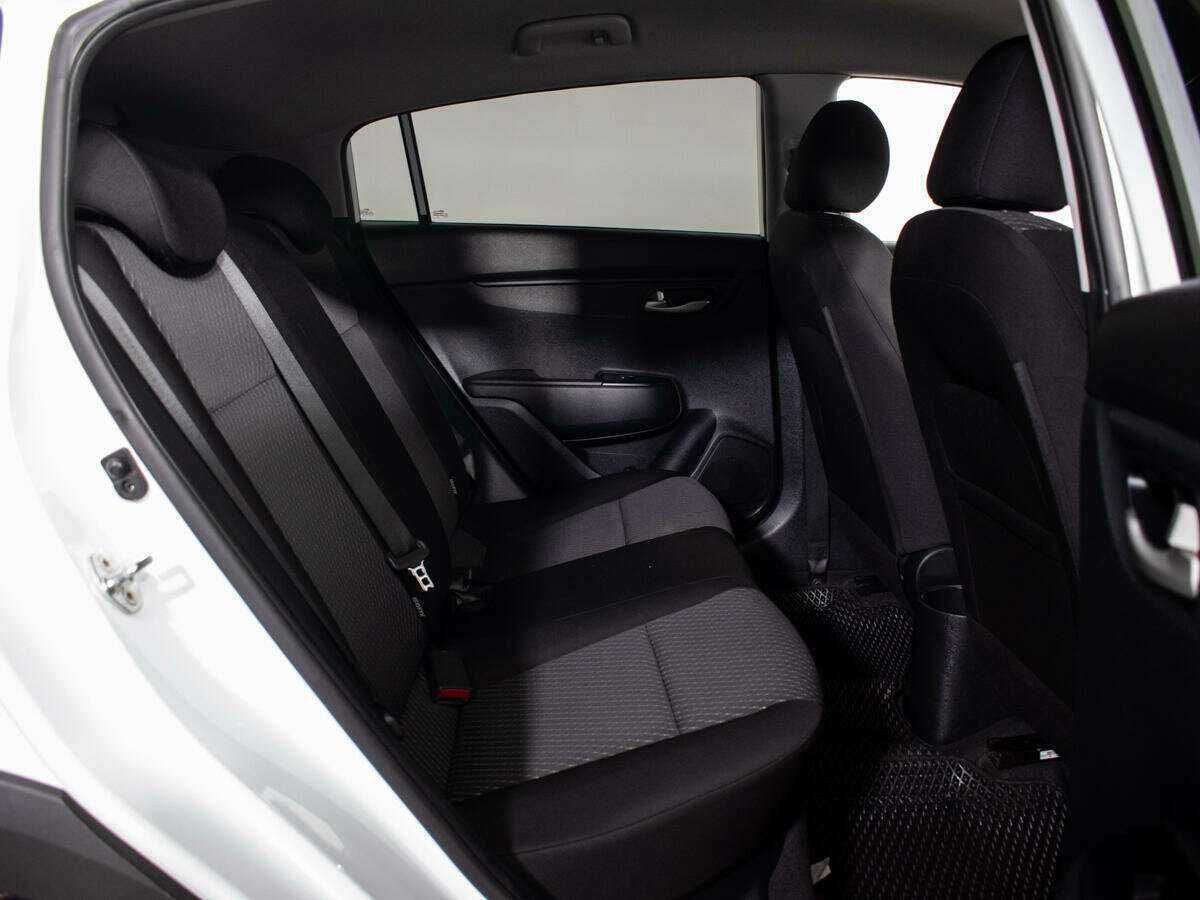 Купить Kia Rio с пробегом. Фото: #9