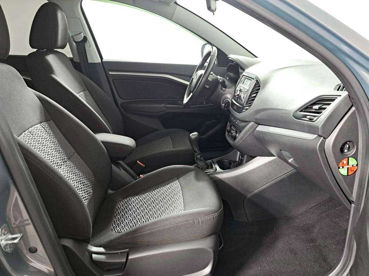 Купить Lada (ВАЗ) Vesta с пробегом. Фото: #8