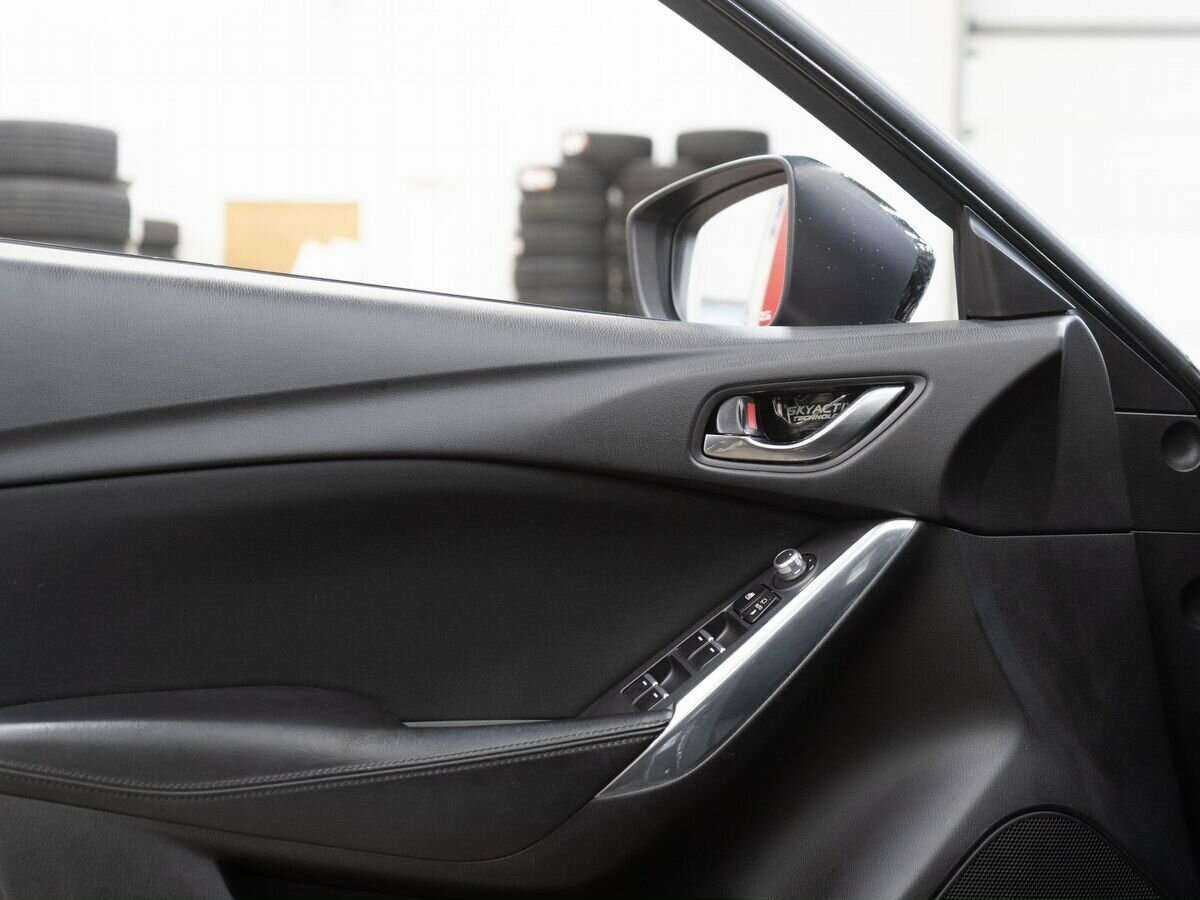 Купить Mazda 6 с пробегом. Фото: #14