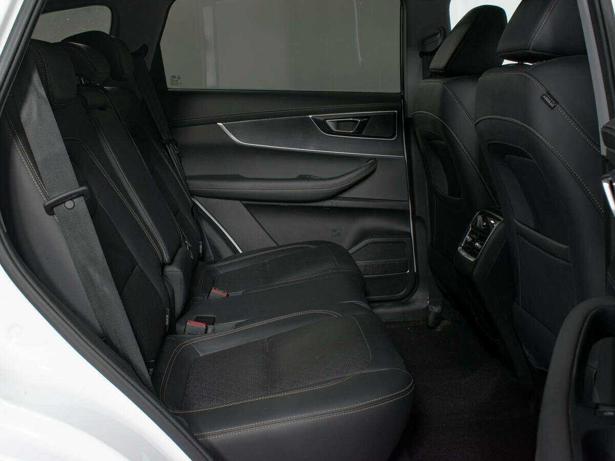 Купить Chery Tiggo 8 с пробегом. Фото: #9