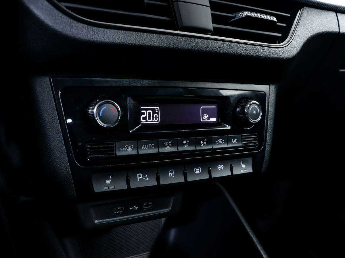 Купить Volkswagen Polo с пробегом. Фото: #11