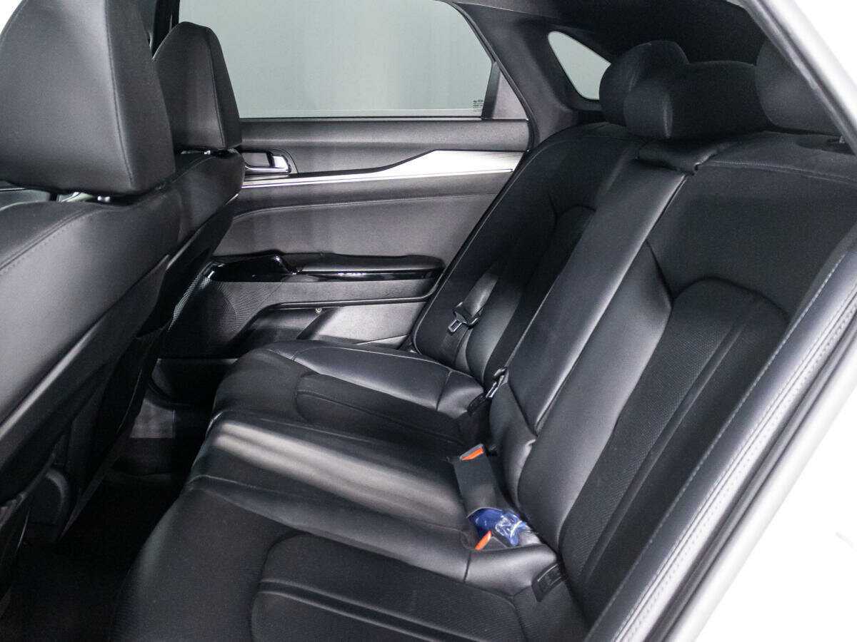 Купить Kia K5 с пробегом. Фото: #9