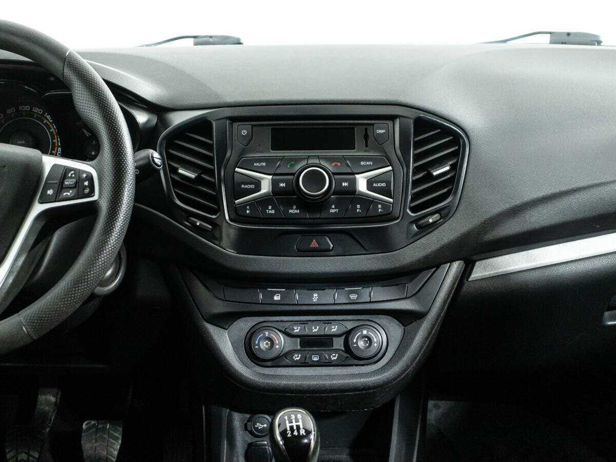 Купить Lada (ВАЗ) Vesta с пробегом. Фото: #13