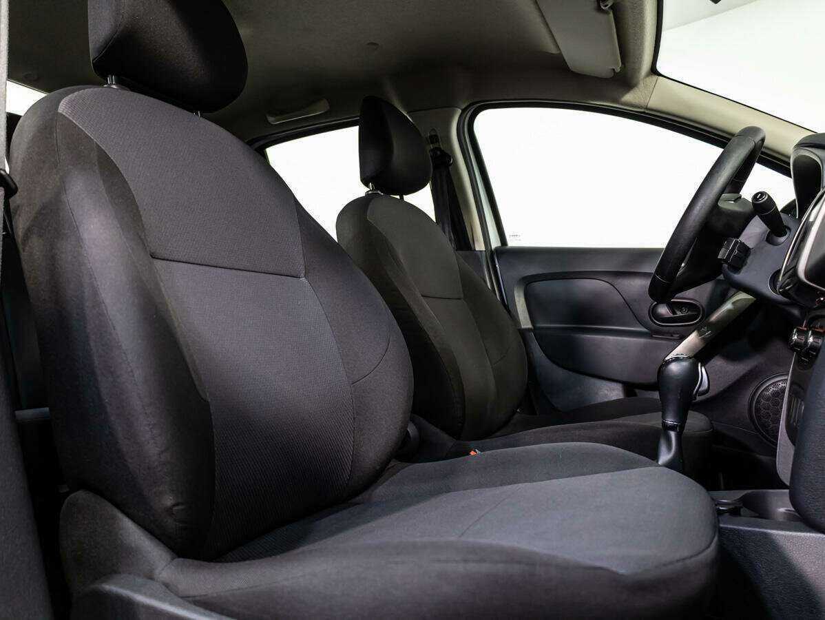 Купить Renault Logan с пробегом. Фото: #9