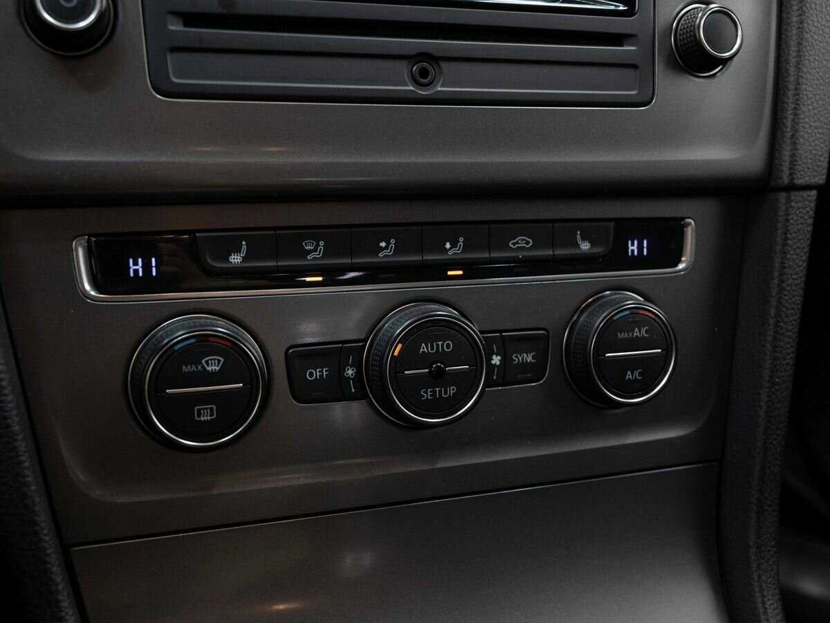 Купить Volkswagen Golf с пробегом. Фото: #20