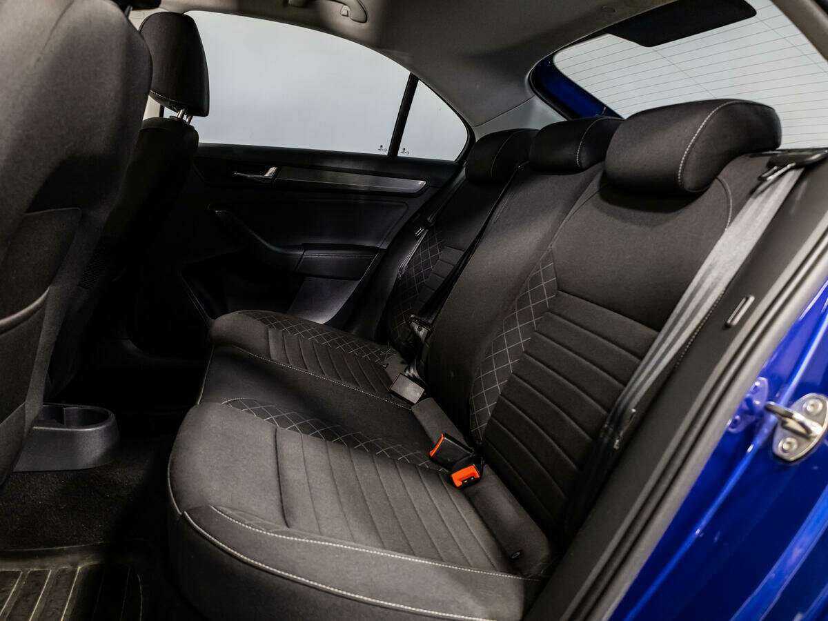 Купить Skoda Rapid с пробегом. Фото: #9