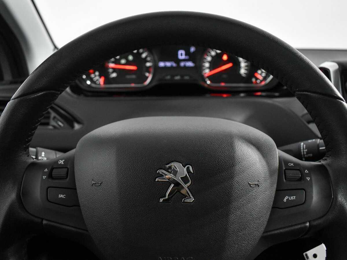 Купить Peugeot 208 с пробегом. Фото: #20