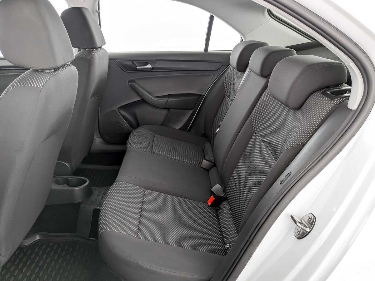 Купить Volkswagen Polo с пробегом. Фото: #9