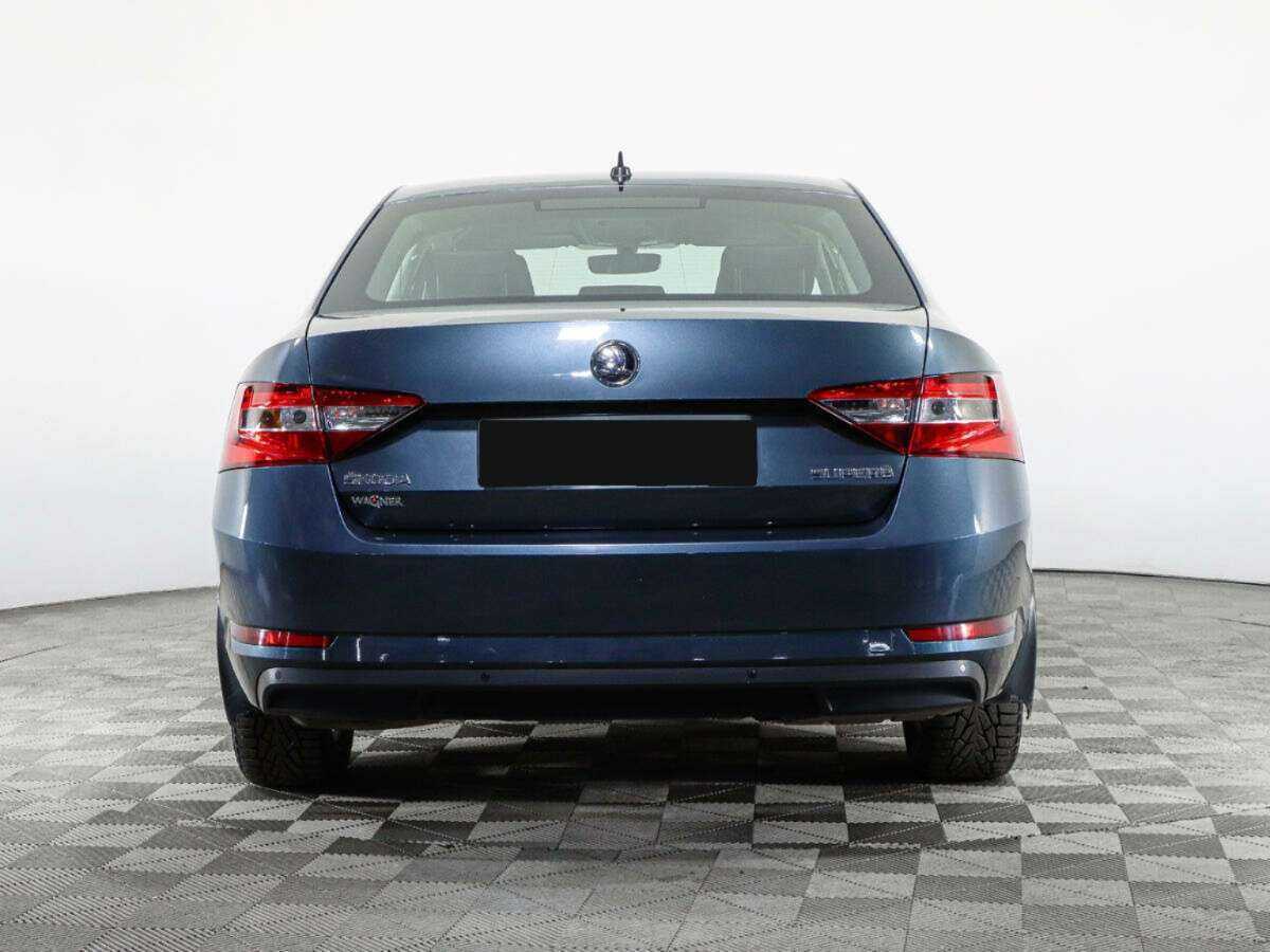 Купить Skoda Superb с пробегом. Фото: #4