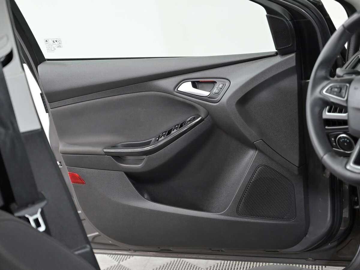 Купить Ford Focus с пробегом. Фото: #8