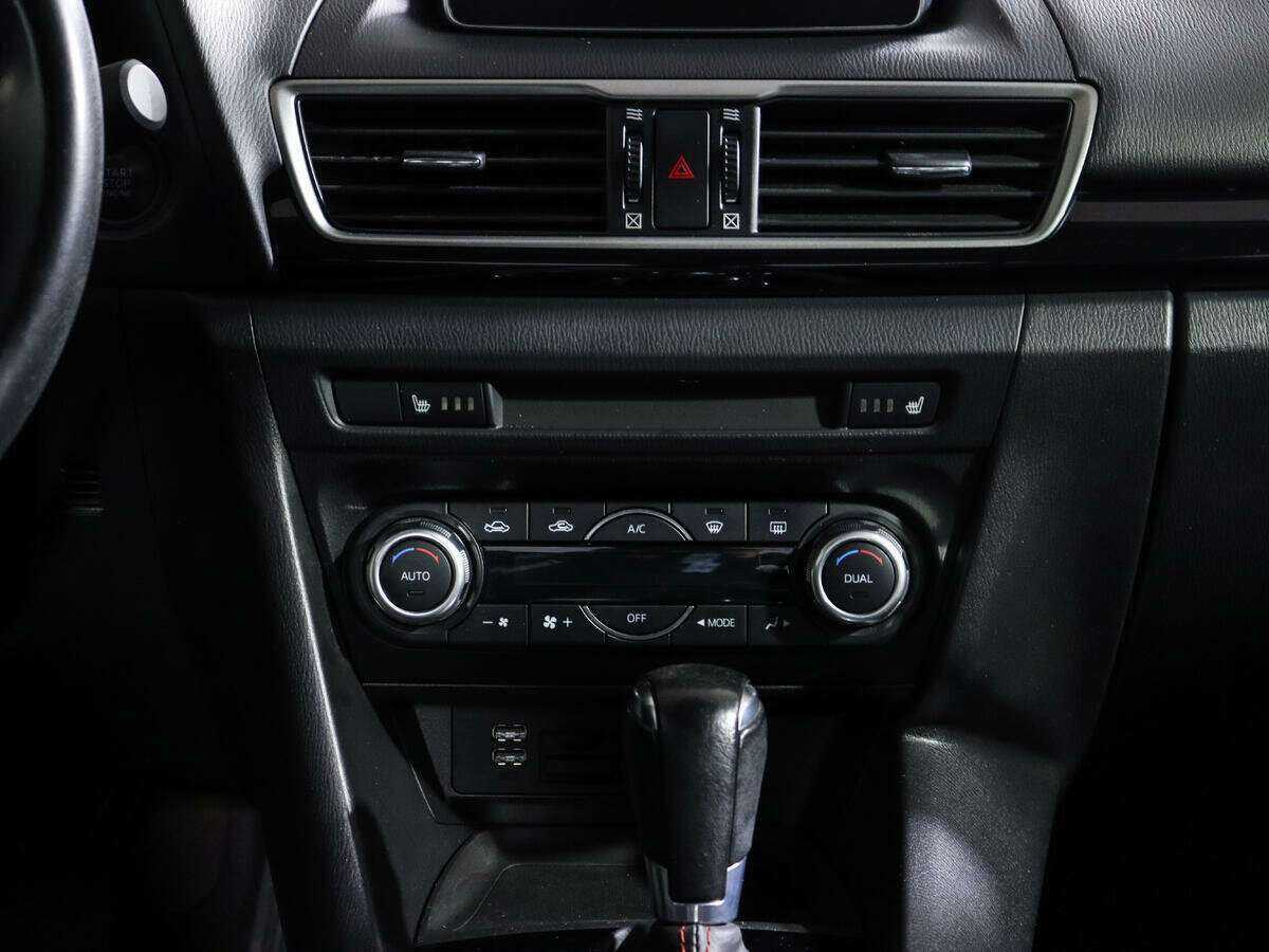 Купить Mazda 3 с пробегом. Фото: #11