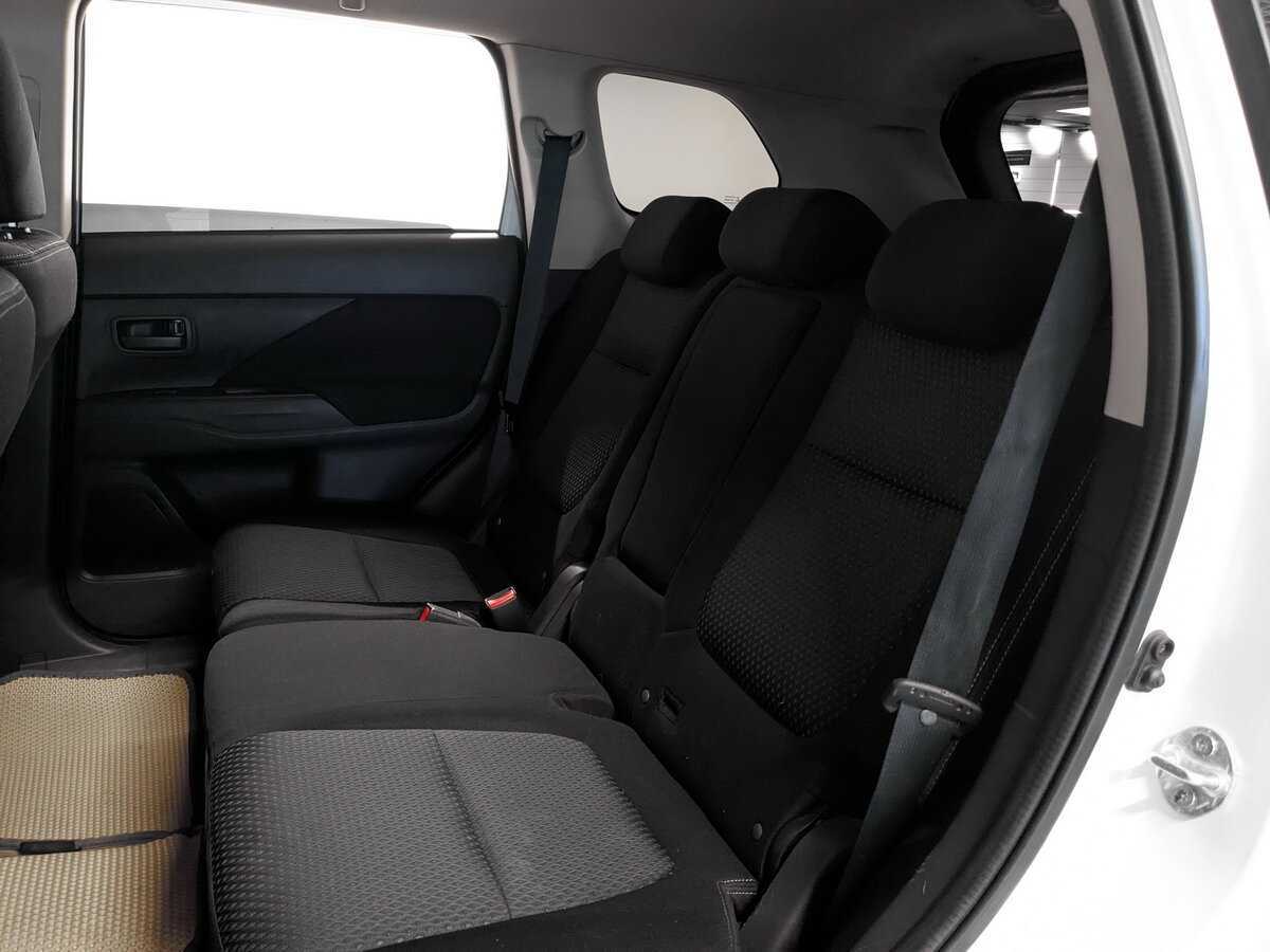 Купить Mitsubishi Outlander с пробегом. Фото: #9
