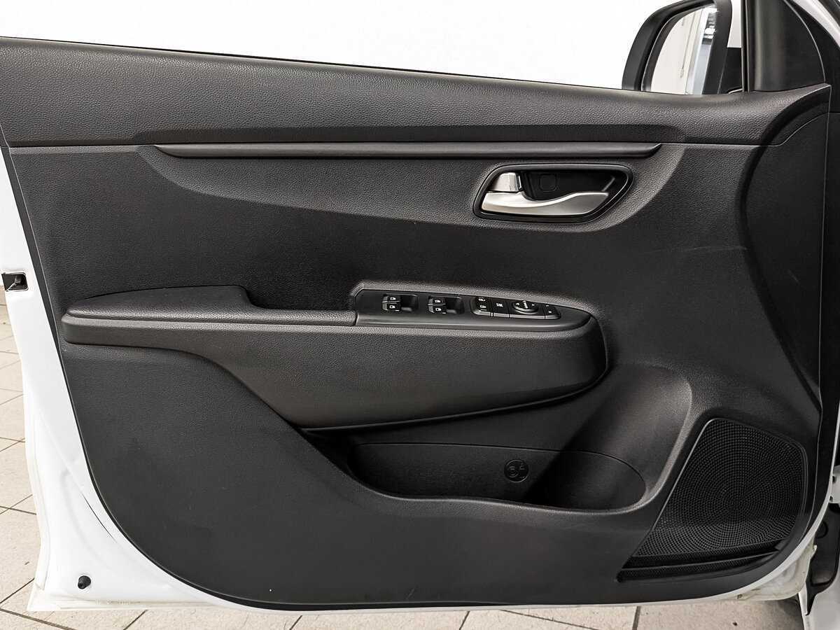 Купить Kia Rio с пробегом. Фото: #17