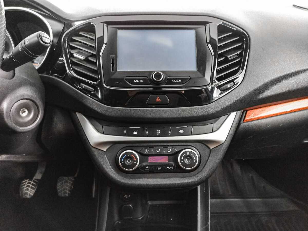 Купить Lada (ВАЗ) Vesta с пробегом. Фото: #12