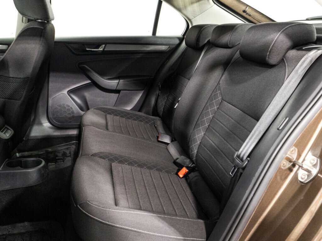 Купить Skoda Rapid с пробегом. Фото: #9