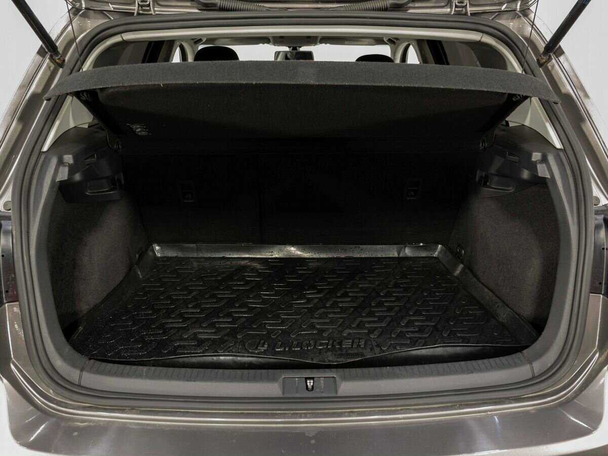 Купить Volkswagen Golf с пробегом. Фото: #22