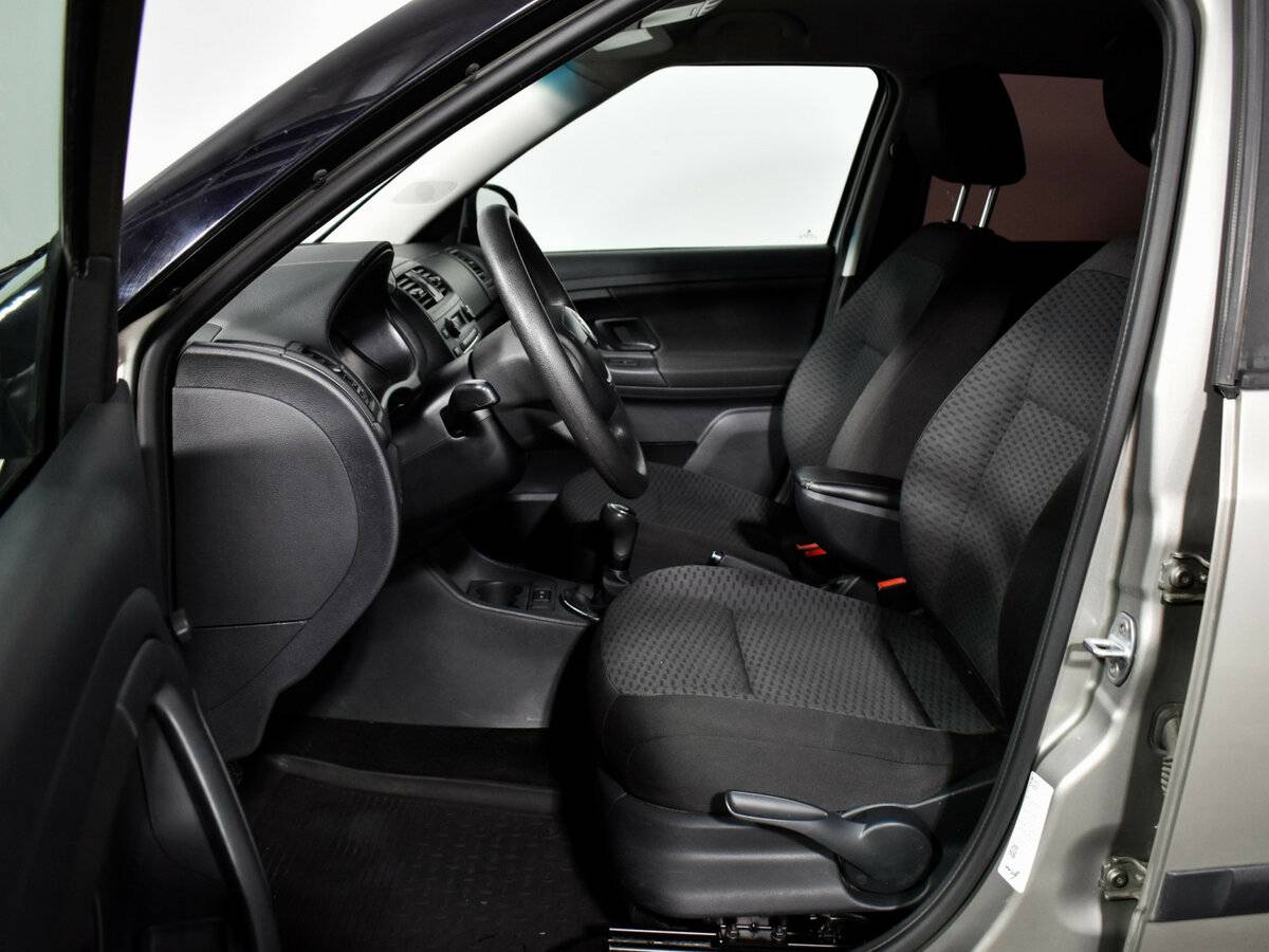 Купить Skoda Fabia с пробегом. Фото: #9