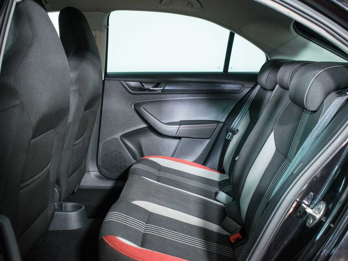 Купить Skoda Rapid с пробегом. Фото: #9